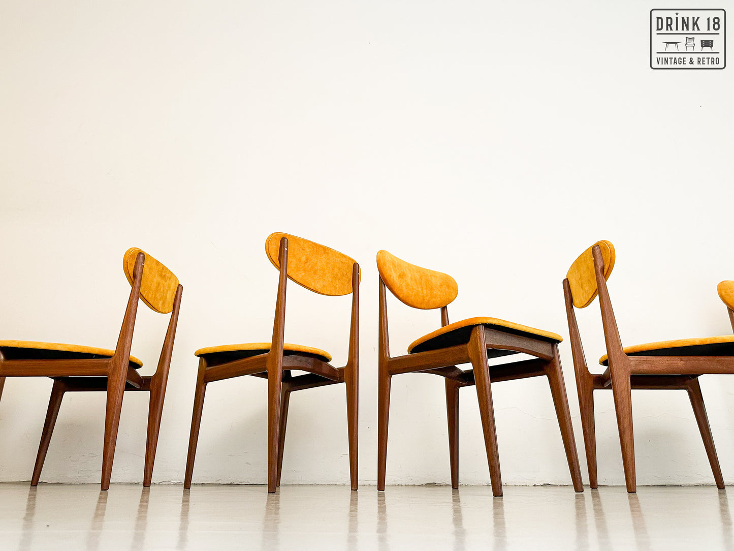 Vintage - Zes vintage eetkamerstoelen (Sun)