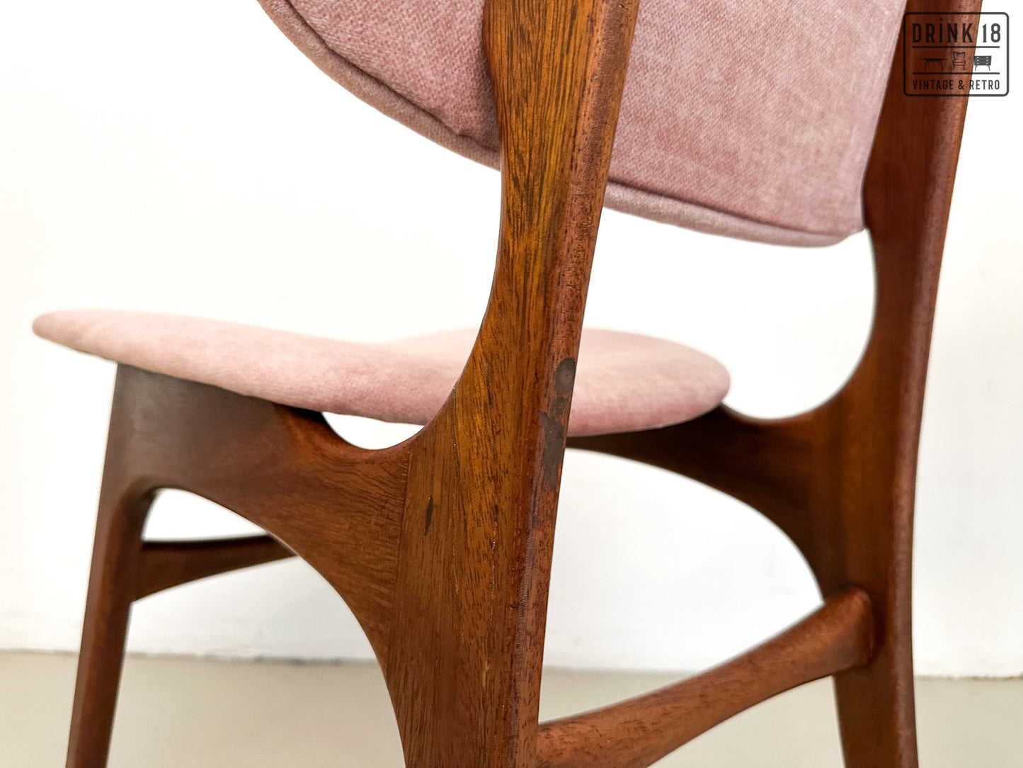 Vier vintage eetkamerstoelen - Louis van Teeffelen