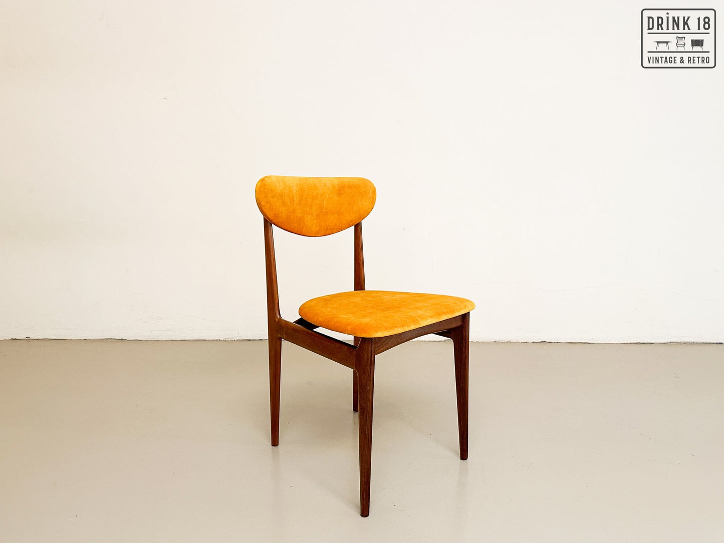 Vintage - Zes vintage eetkamerstoelen (Sun)
