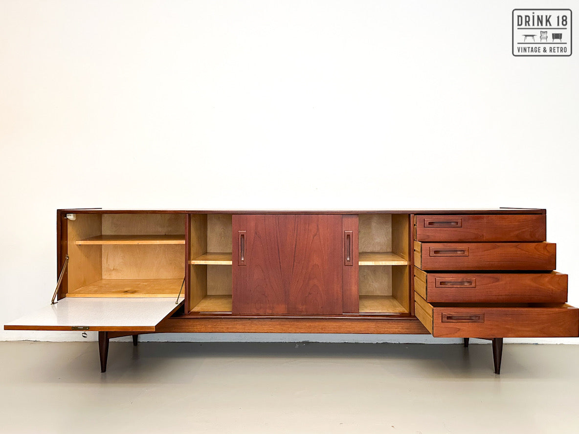 Sideboard - Louis Van Teeffelen