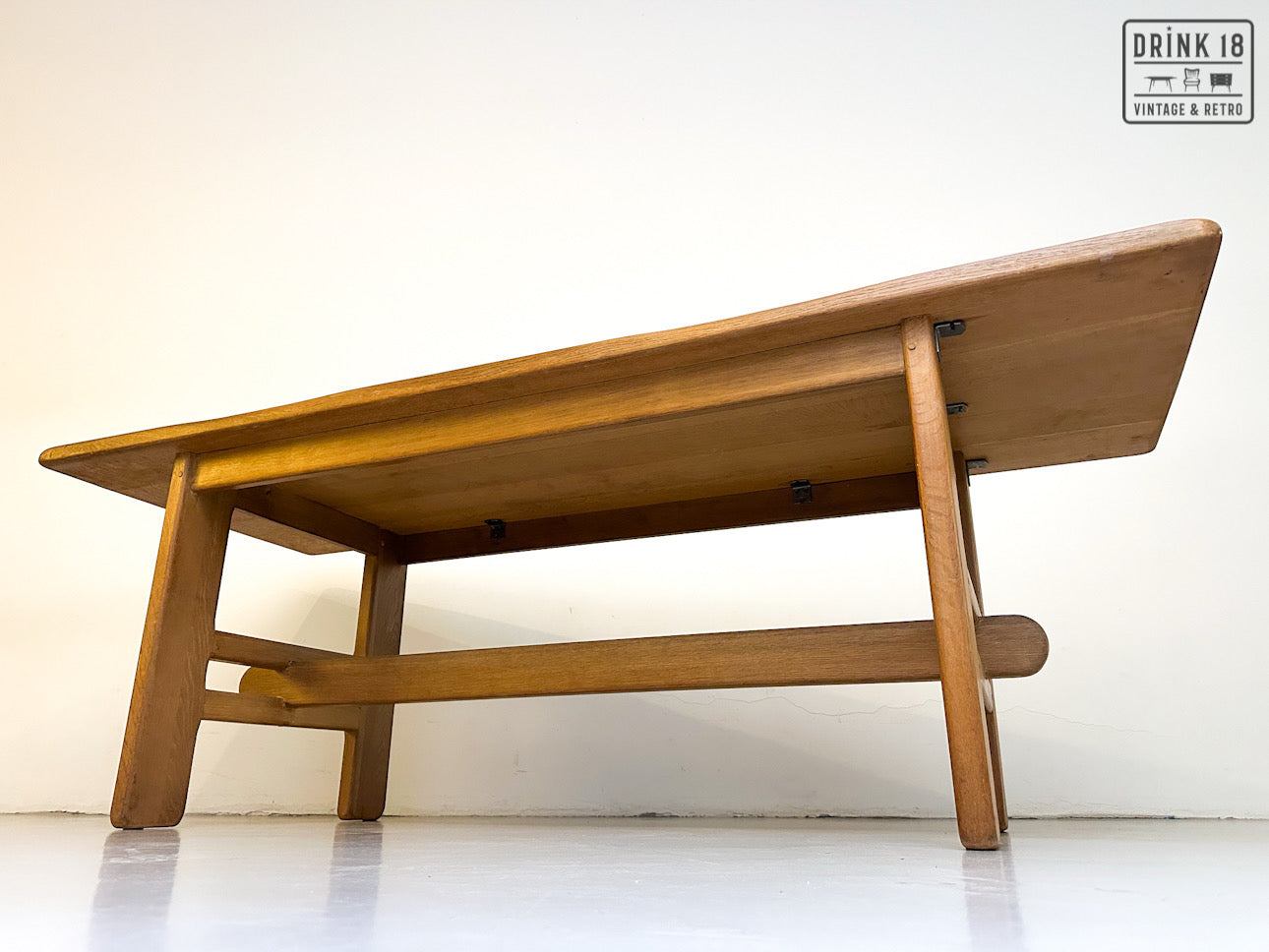 Brutalist - Royale eettafel XXL