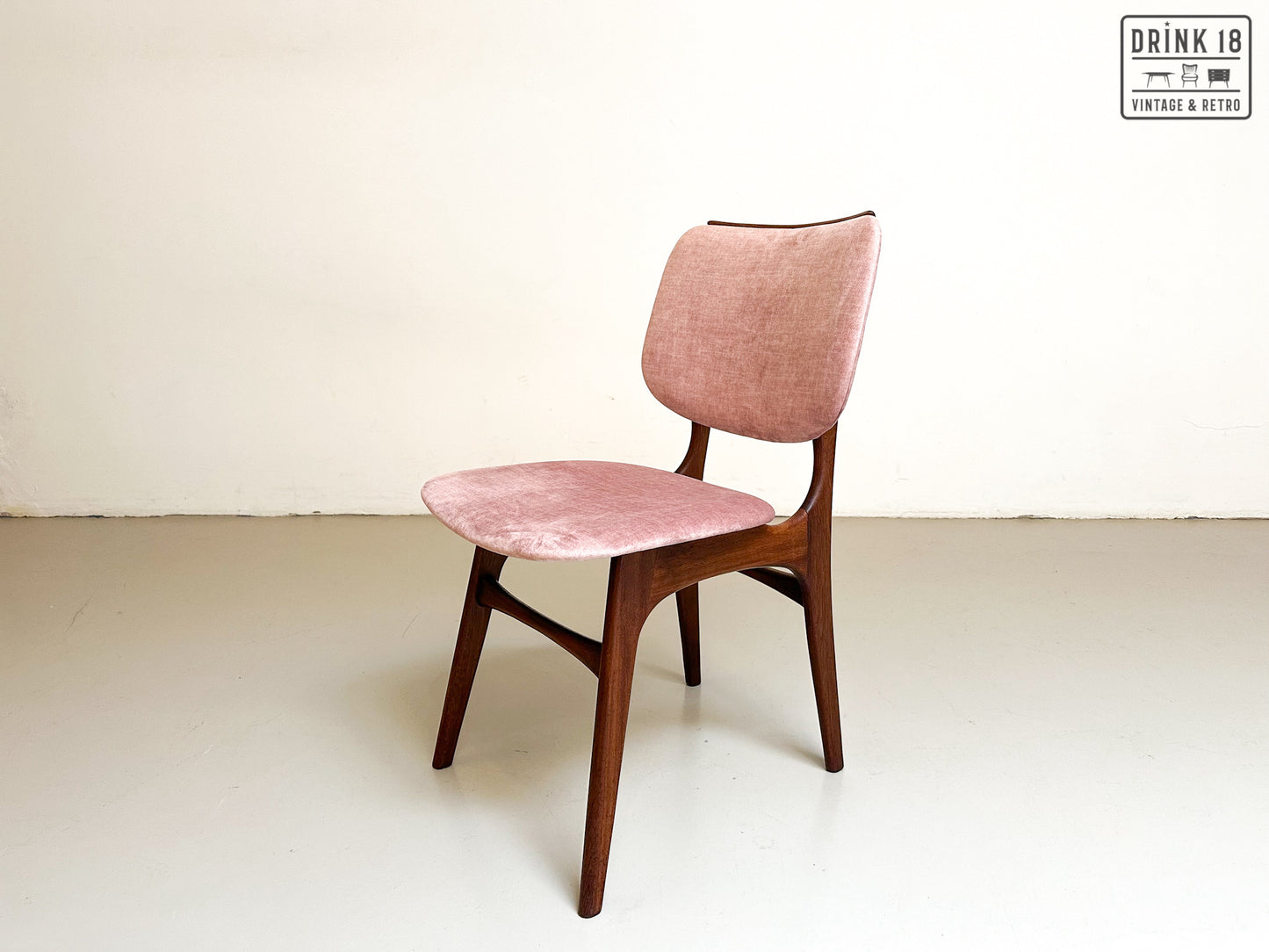Vier vintage eetkamerstoelen - Louis van Teeffelen