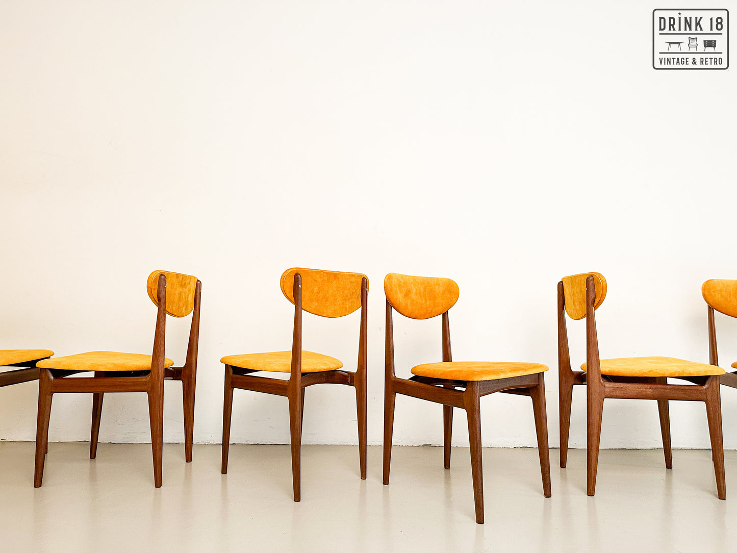 Vintage - Zes vintage eetkamerstoelen (Sun)