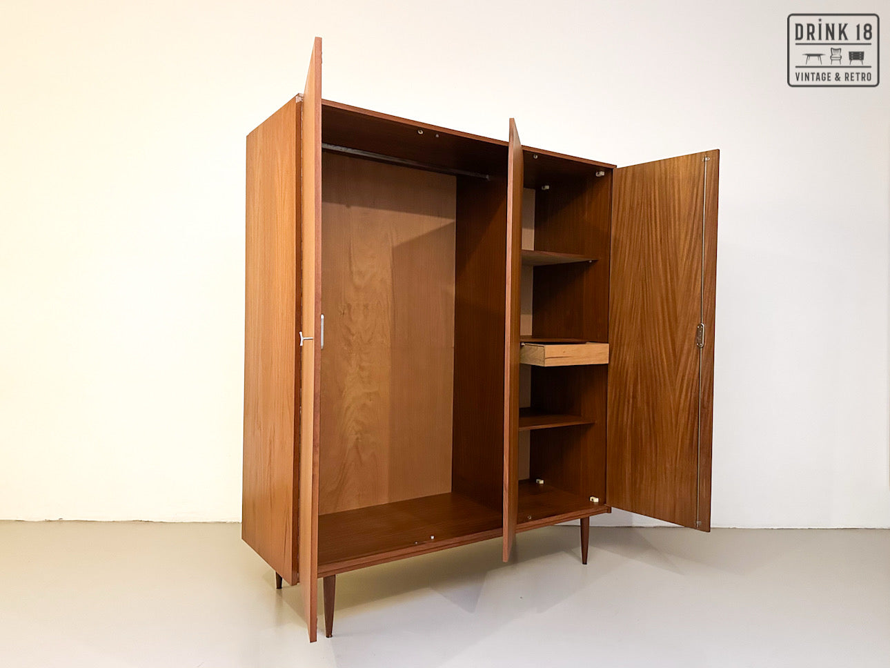 Vintage - Kleerkast #1