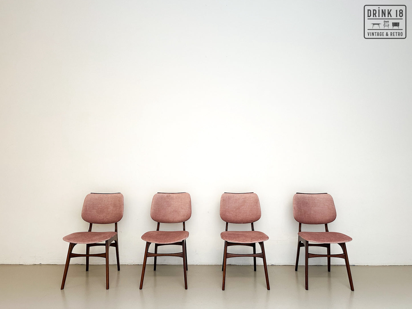 Vier vintage eetkamerstoelen - Louis van Teeffelen