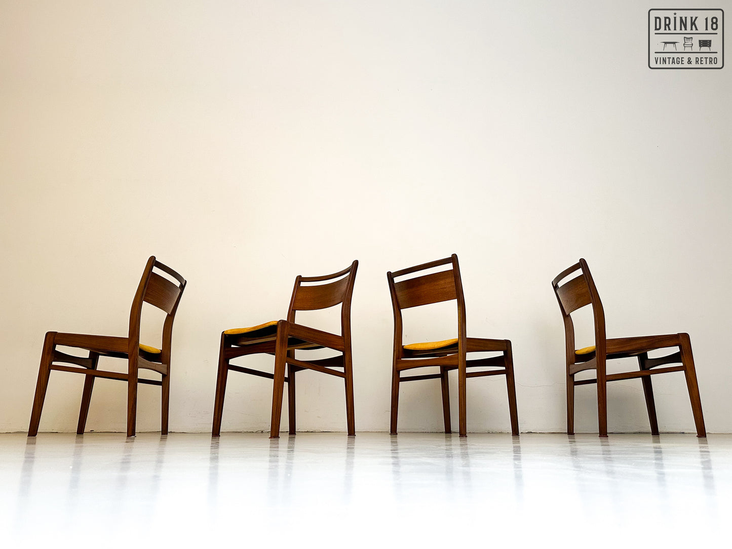 Vintage - Vier eetkamerstoelen #01