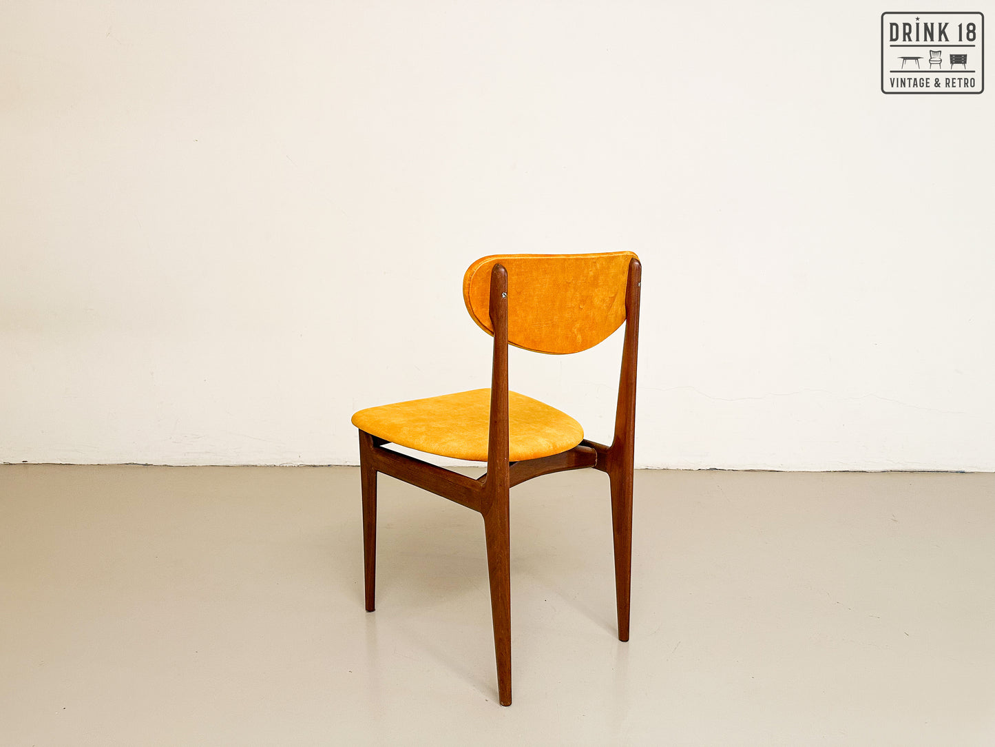 Vintage - Zes vintage eetkamerstoelen (Sun)