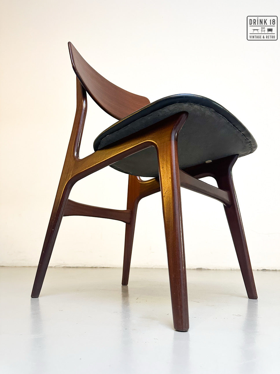 Zes Stavanger eetkamerstoelen - Louis van Teeffelen