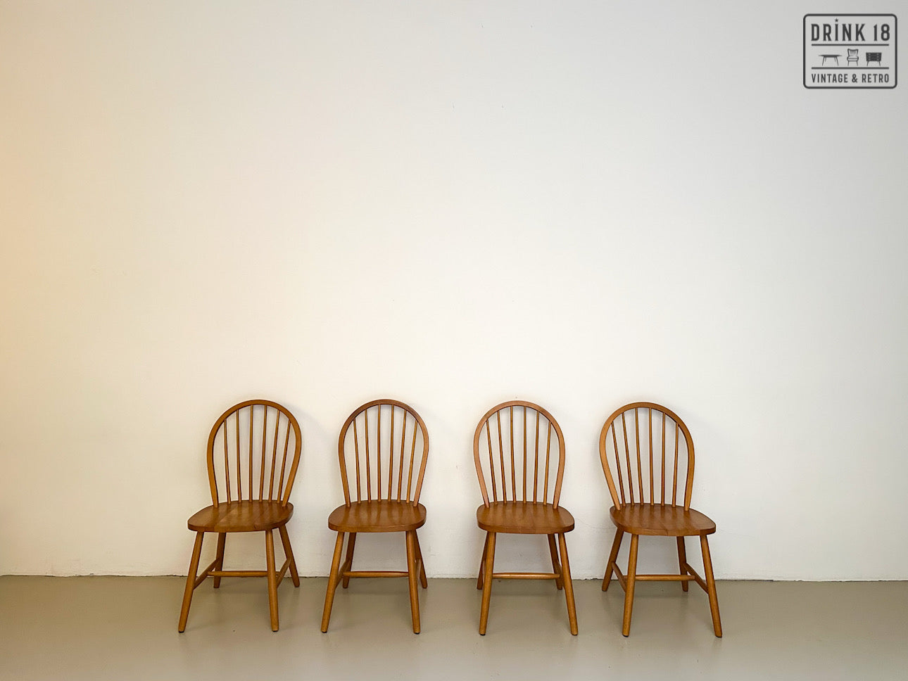 Vintage - Vier Spijlenstoelen