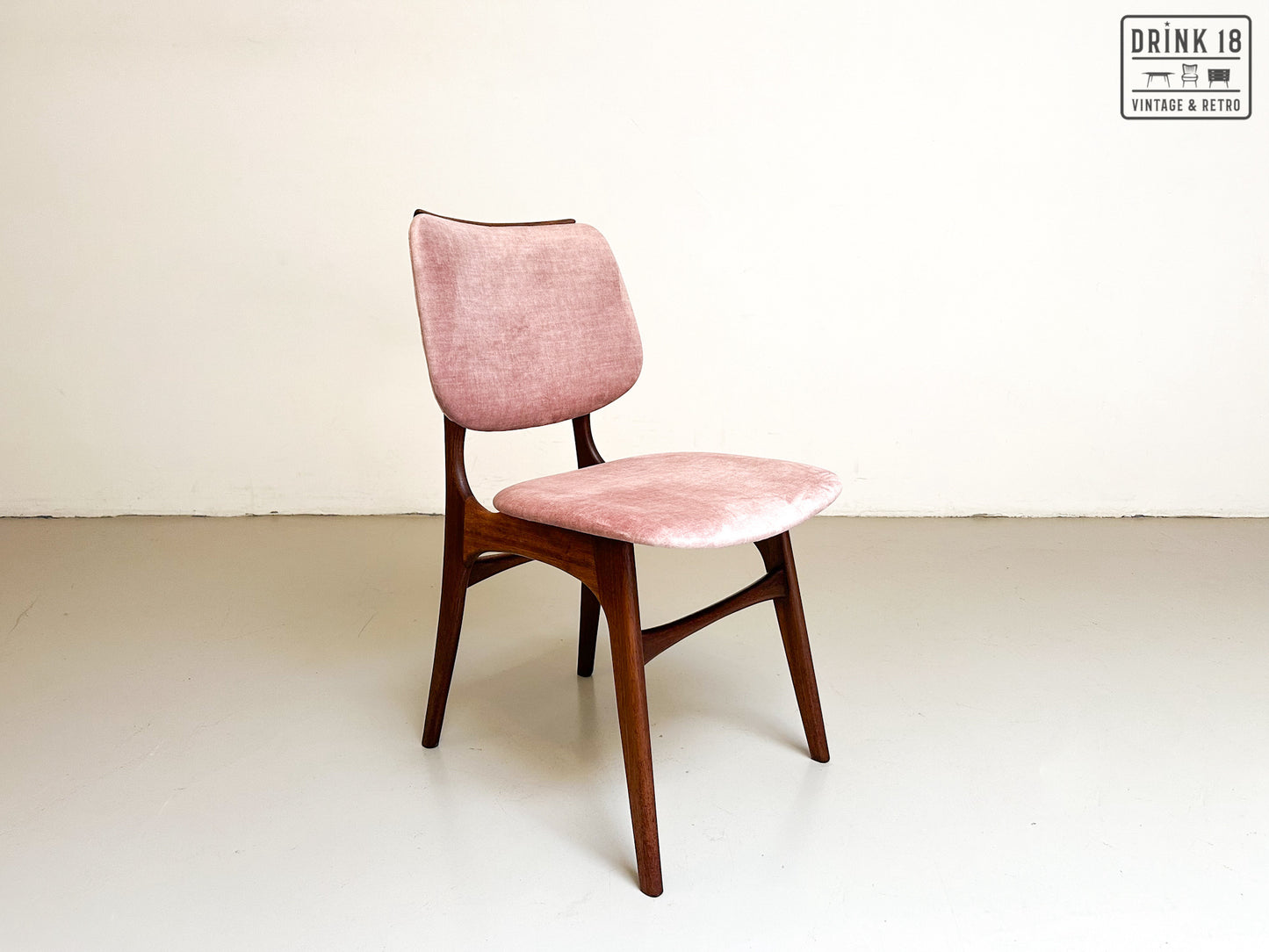 Vier vintage eetkamerstoelen - Louis van Teeffelen