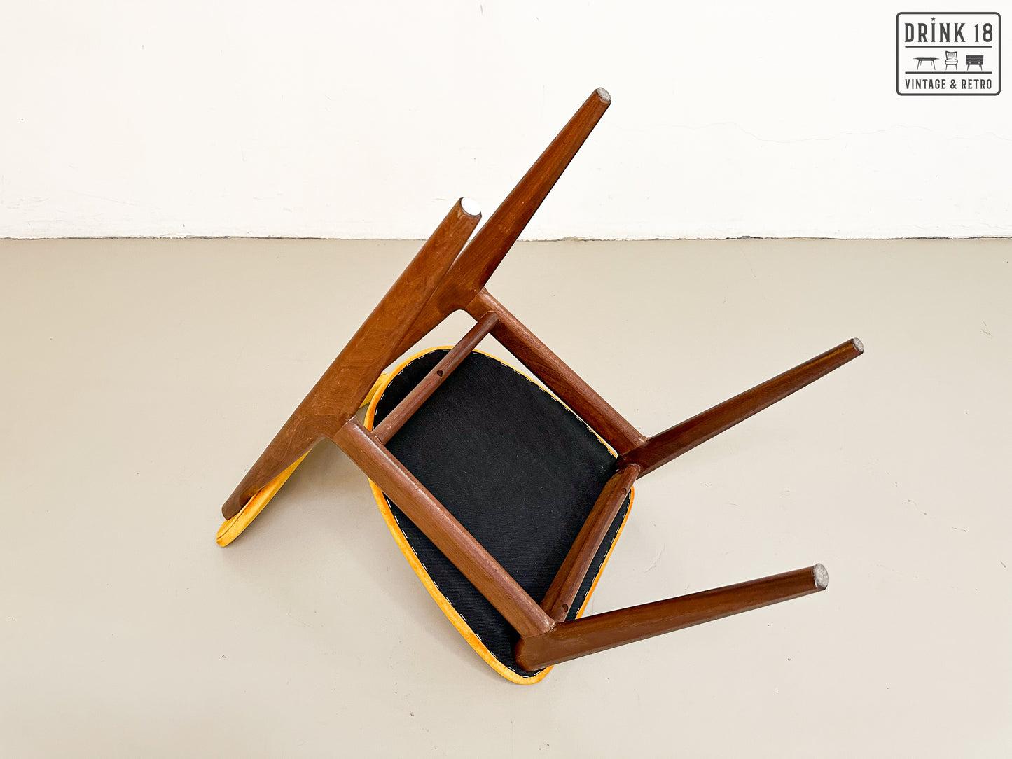 Vintage - Zes vintage eetkamerstoelen (Sun)