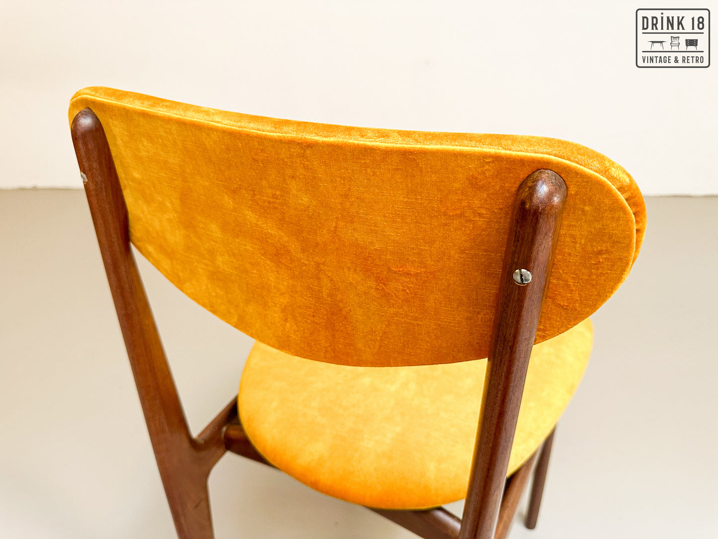 Vintage - Zes vintage eetkamerstoelen (Sun)