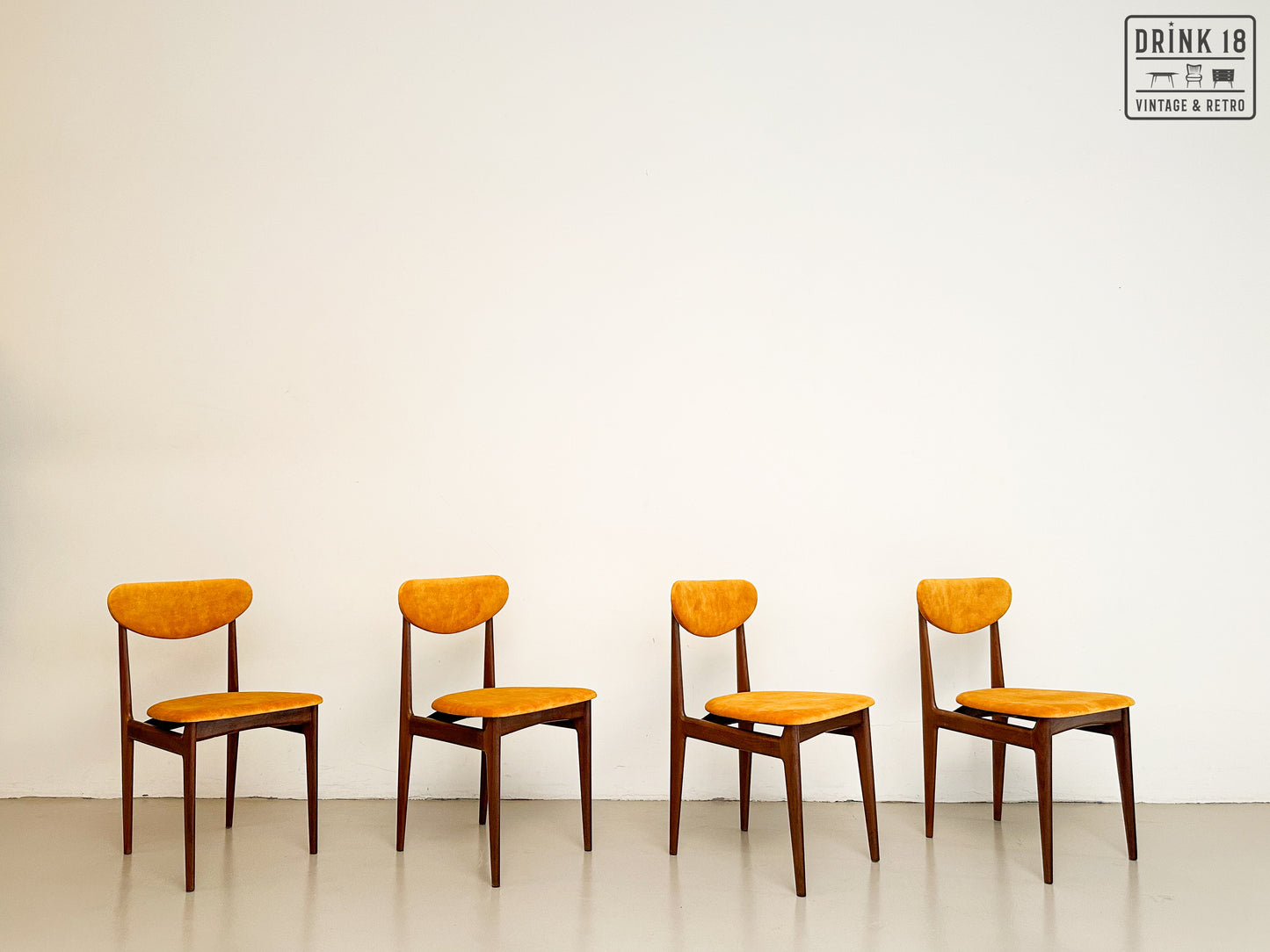 Vintage - Zes vintage eetkamerstoelen (Sun)