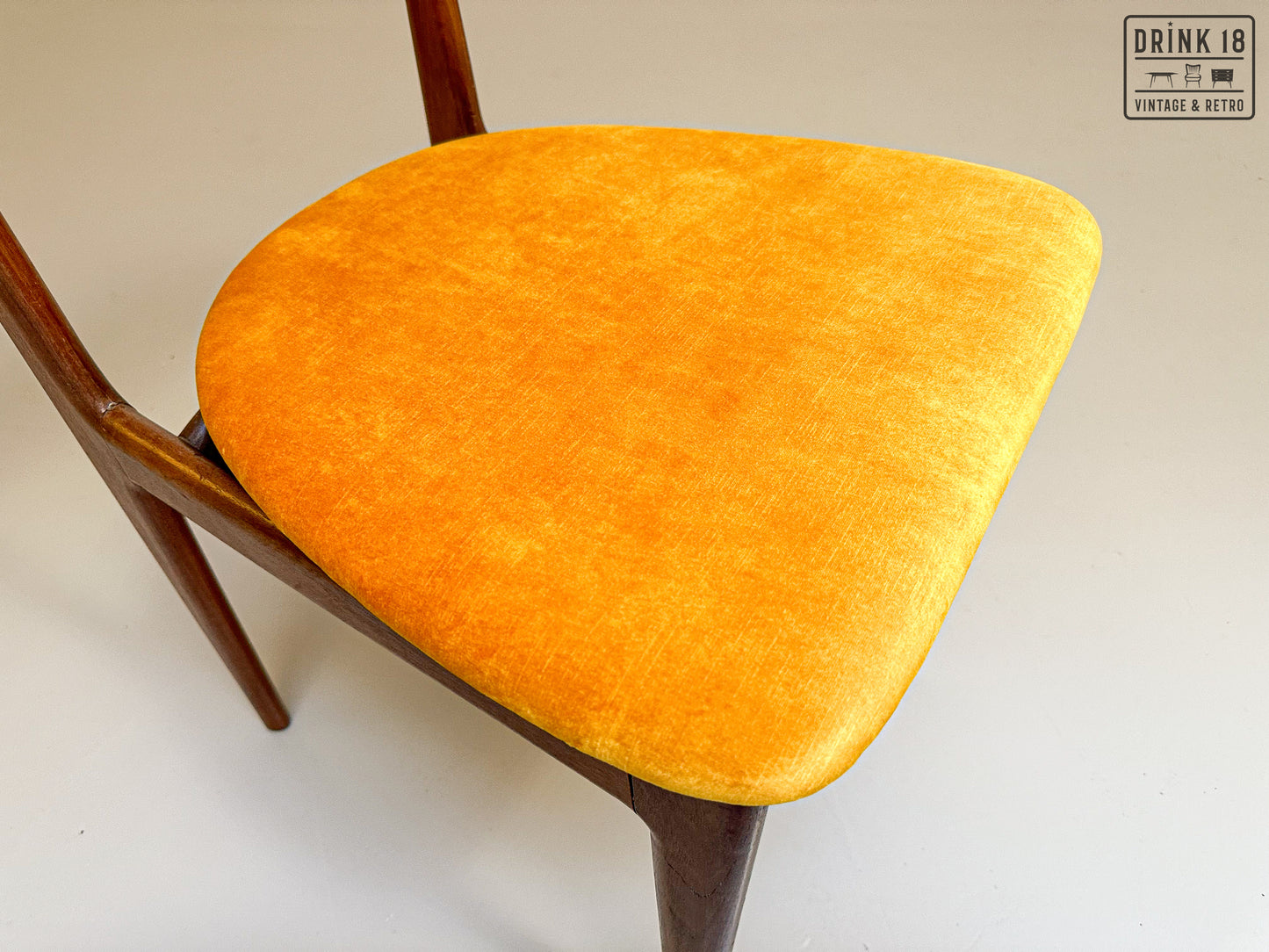Vintage - Zes vintage eetkamerstoelen (Sun)