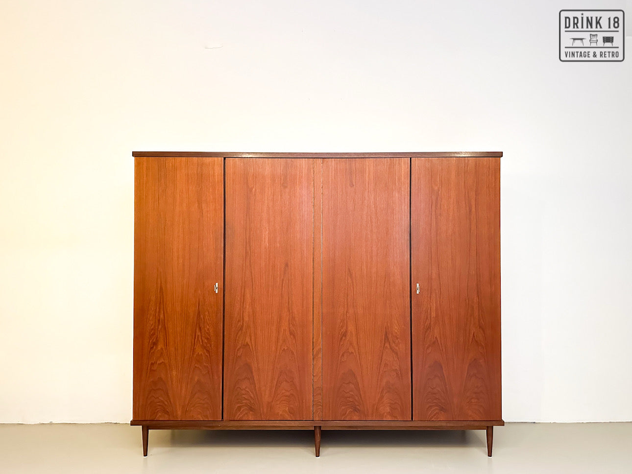 Kleerkast XL - De Bleser (Antwerpen)