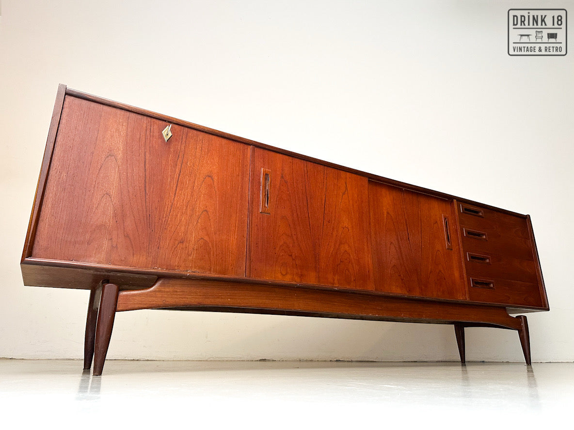 Sideboard - Louis Van Teeffelen