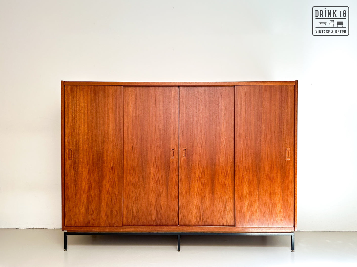 Vintage - Kleerkast met schuifdeuren XL