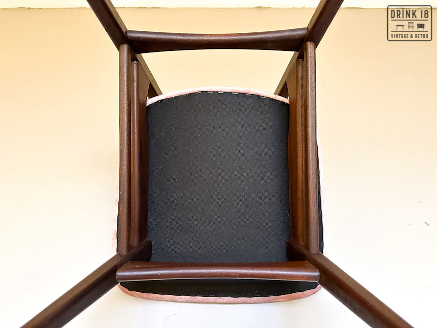 Vier vintage eetkamerstoelen - Louis van Teeffelen