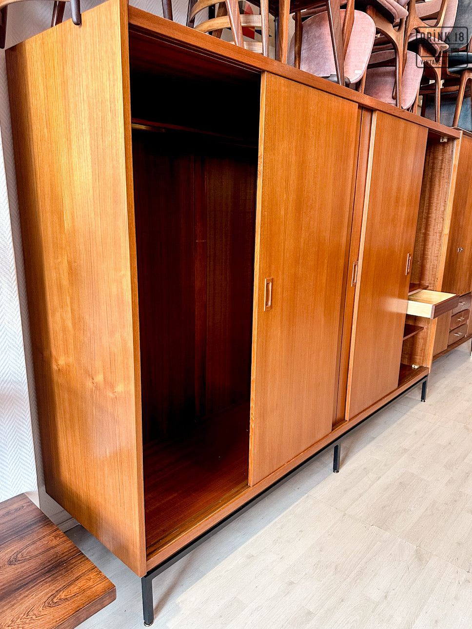 Vintage - Kleerkast met schuifdeuren XL