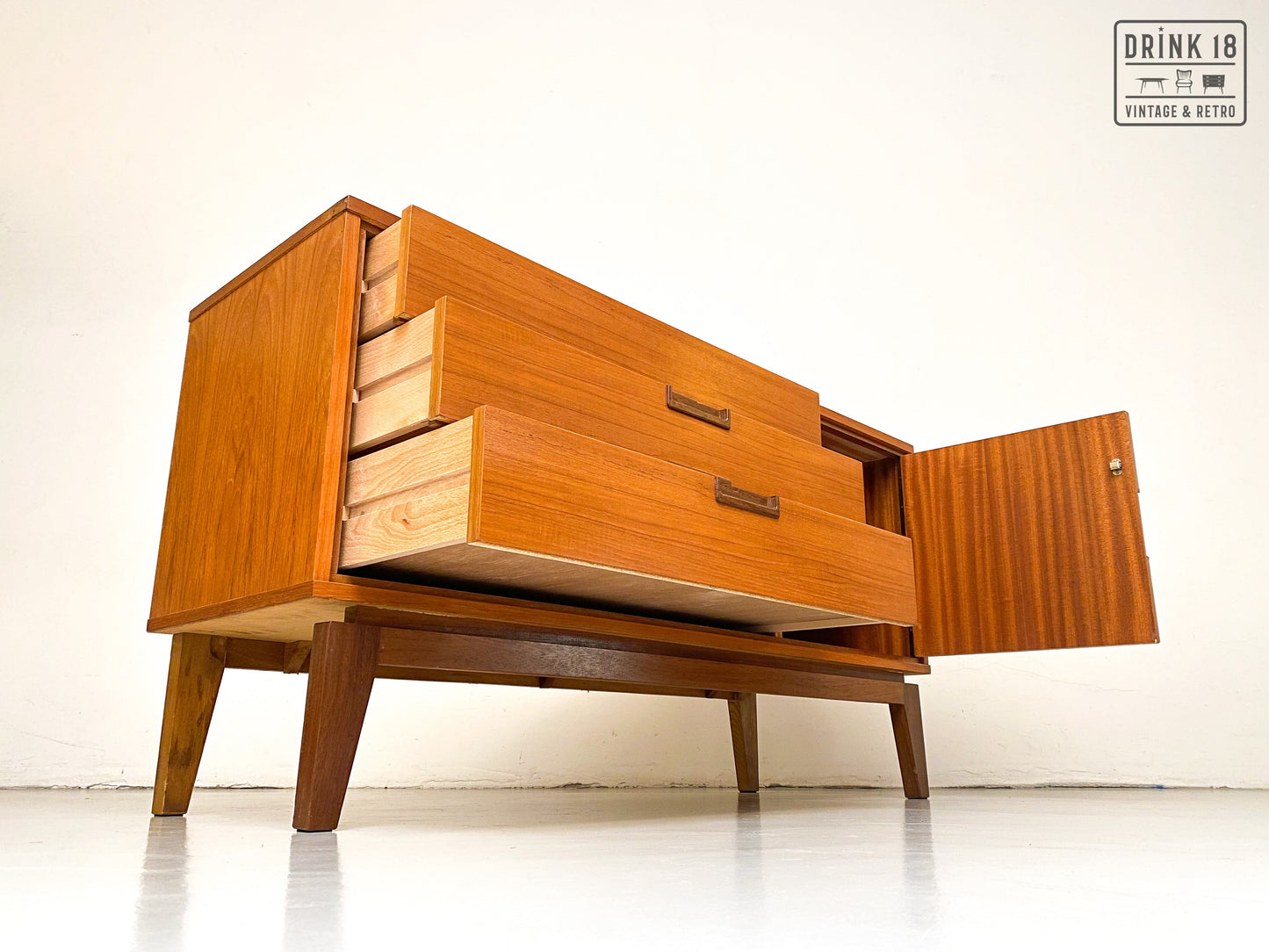 Vintage Design - TV Meubel/Wandkastje