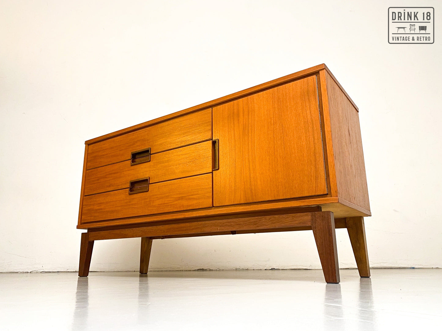 Vintage Design - TV Meubel/Wandkastje