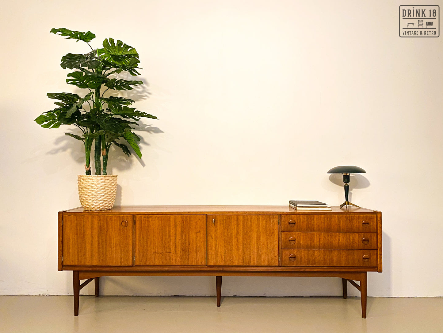 Vintage - Sideboard #7