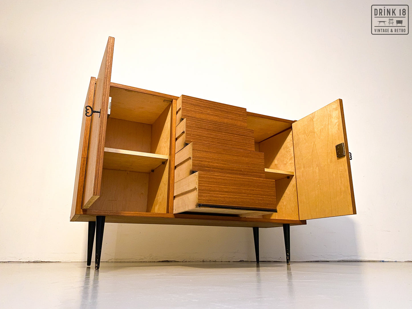 Vintage Design - TV Meubel/Wandkastje