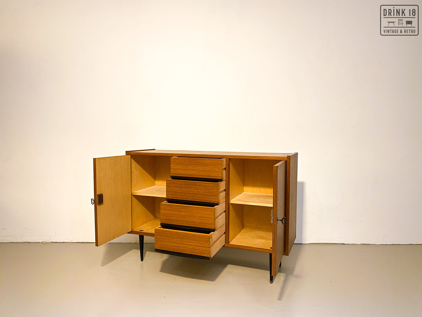 Vintage Design - TV Meubel/Wandkastje