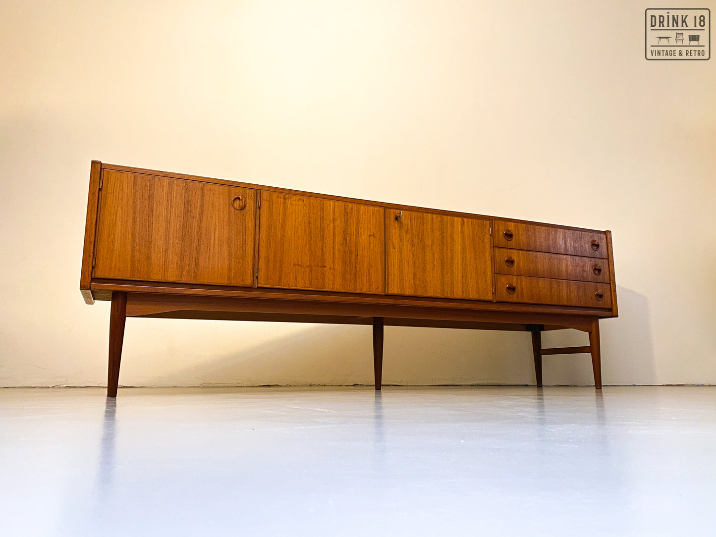 Vintage - Sideboard #7