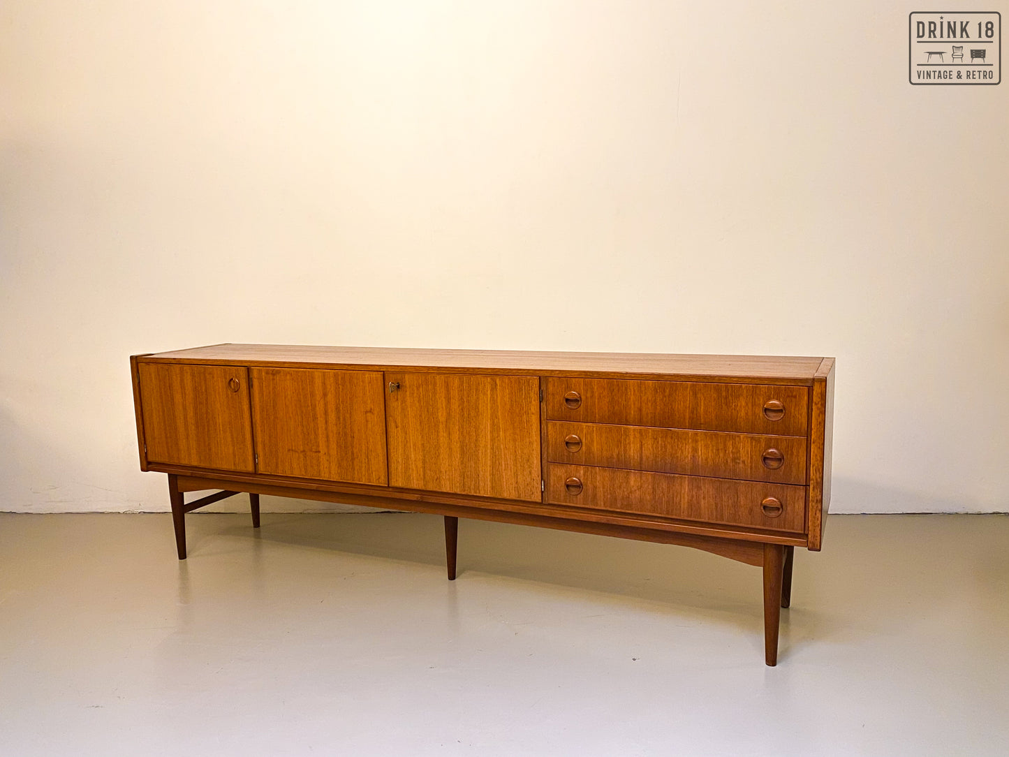 Vintage - Sideboard #7