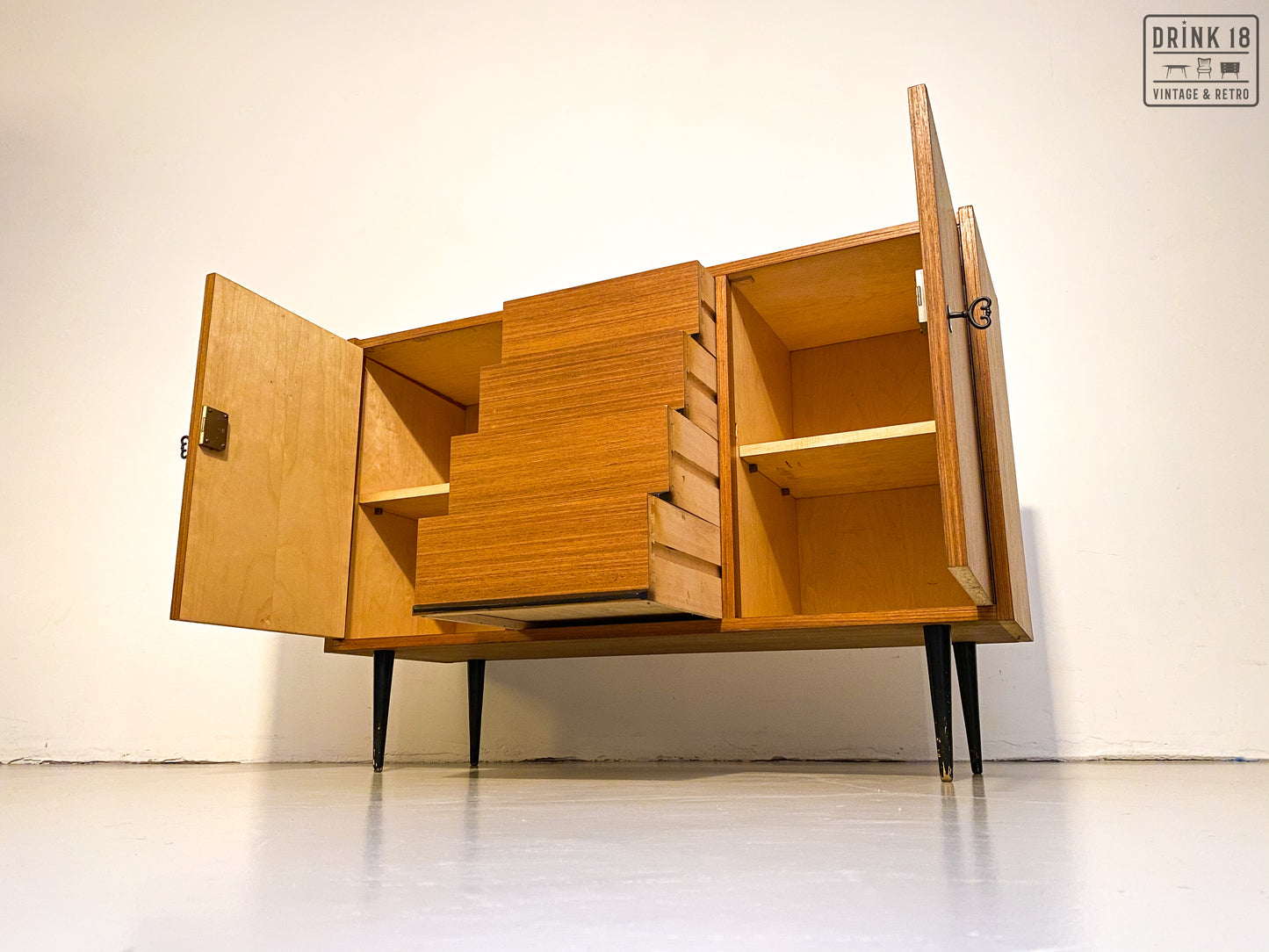 Vintage Design - TV Meubel/Wandkastje