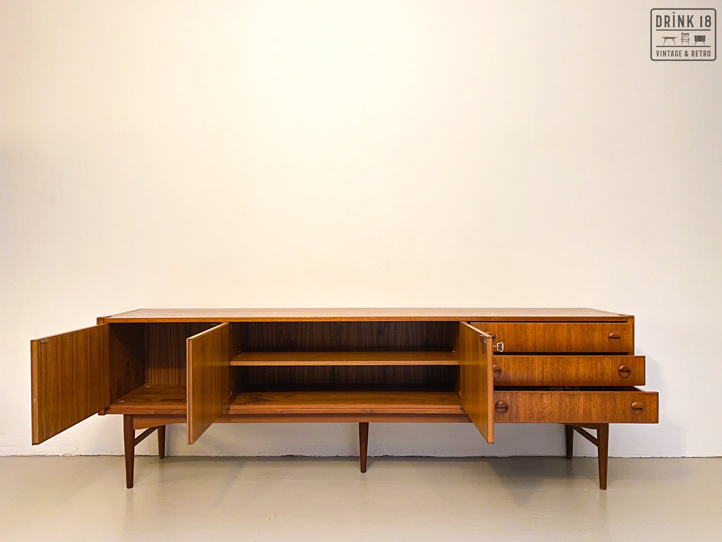 Vintage - Sideboard #7