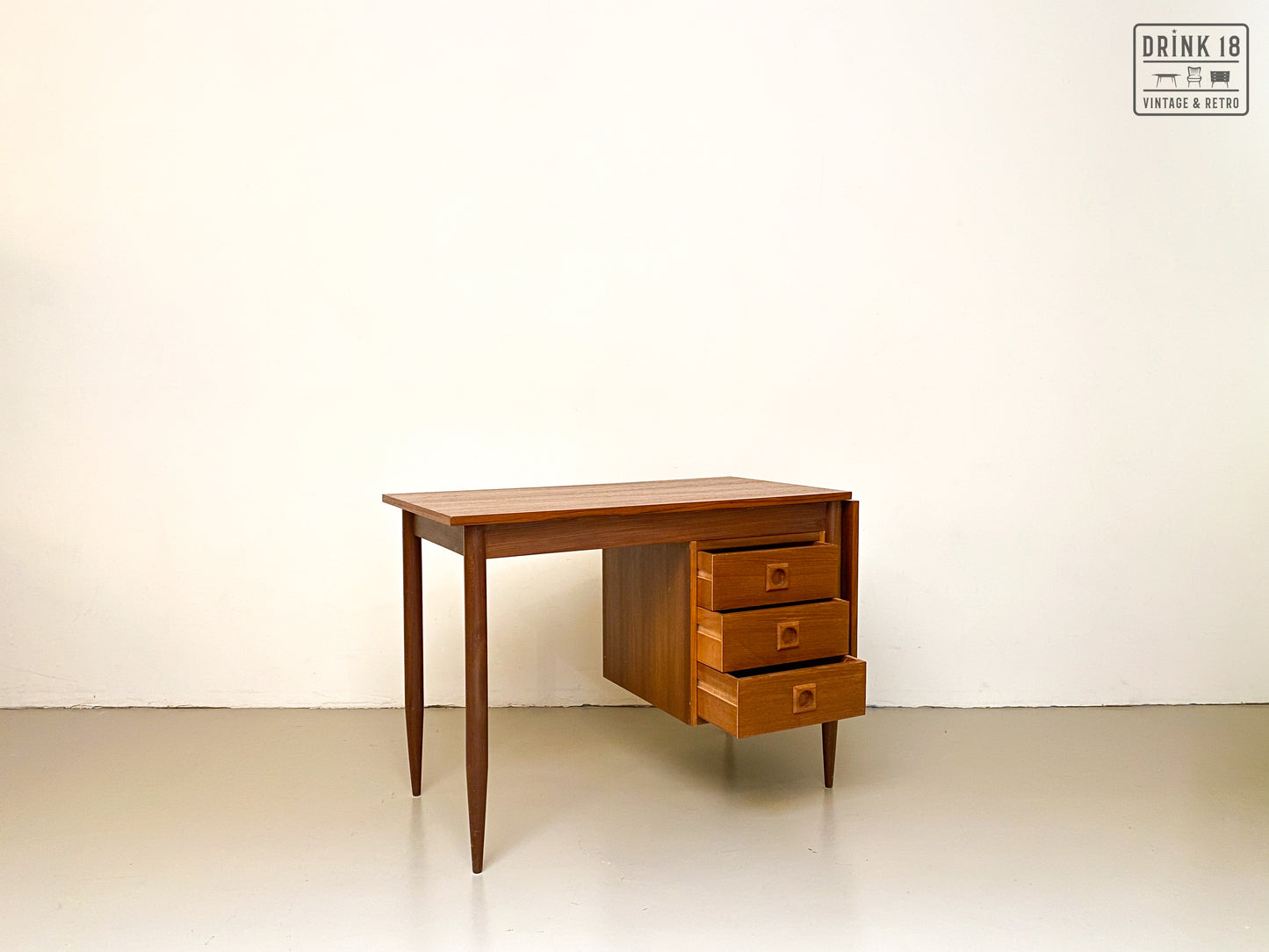 Drop-leaf bureau - Arne Vodder