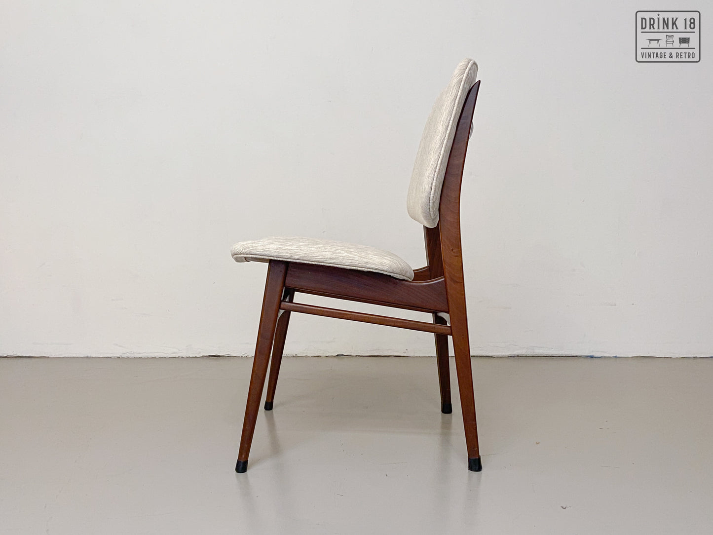 Zes vintage eetkamerstoelen - Louis van Teeffelen