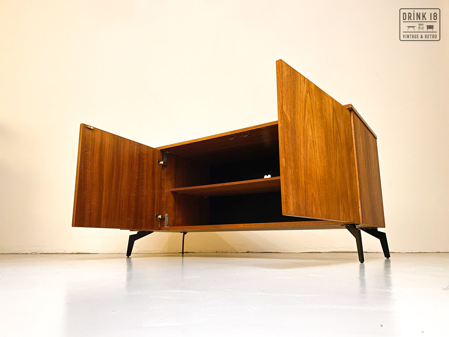 Vintage - Tv Meubel #1