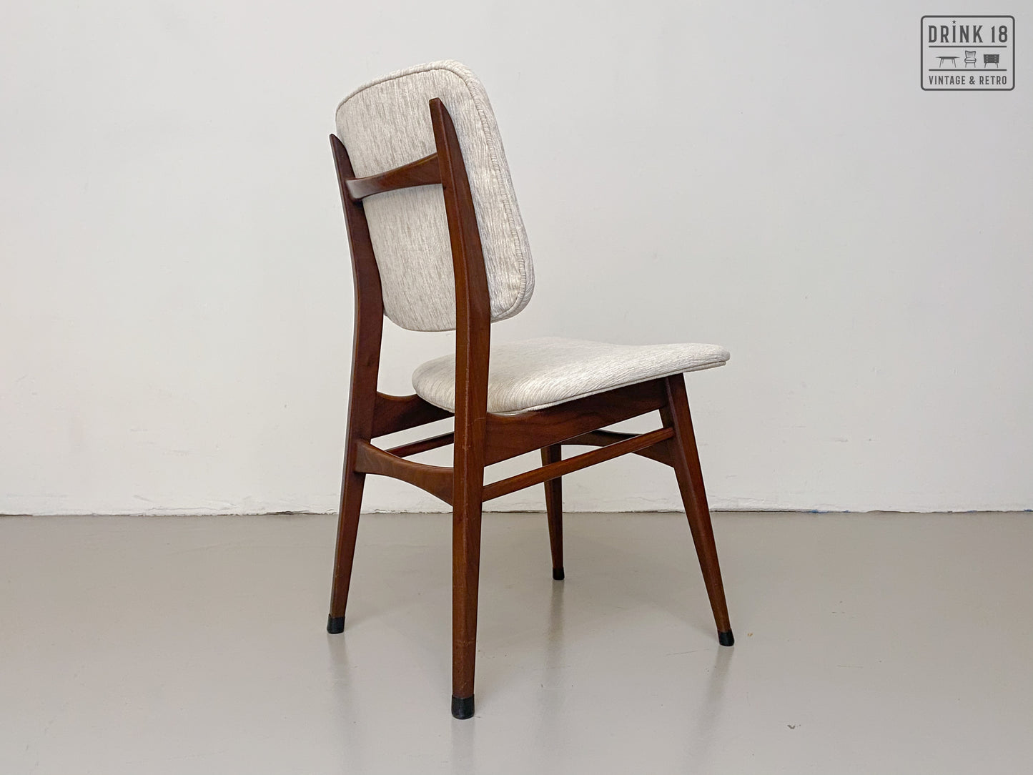 Zes vintage eetkamerstoelen - Louis van Teeffelen