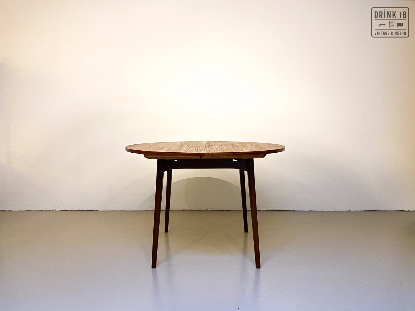 Verlengbare eettafel - Louis Van Teeffelen