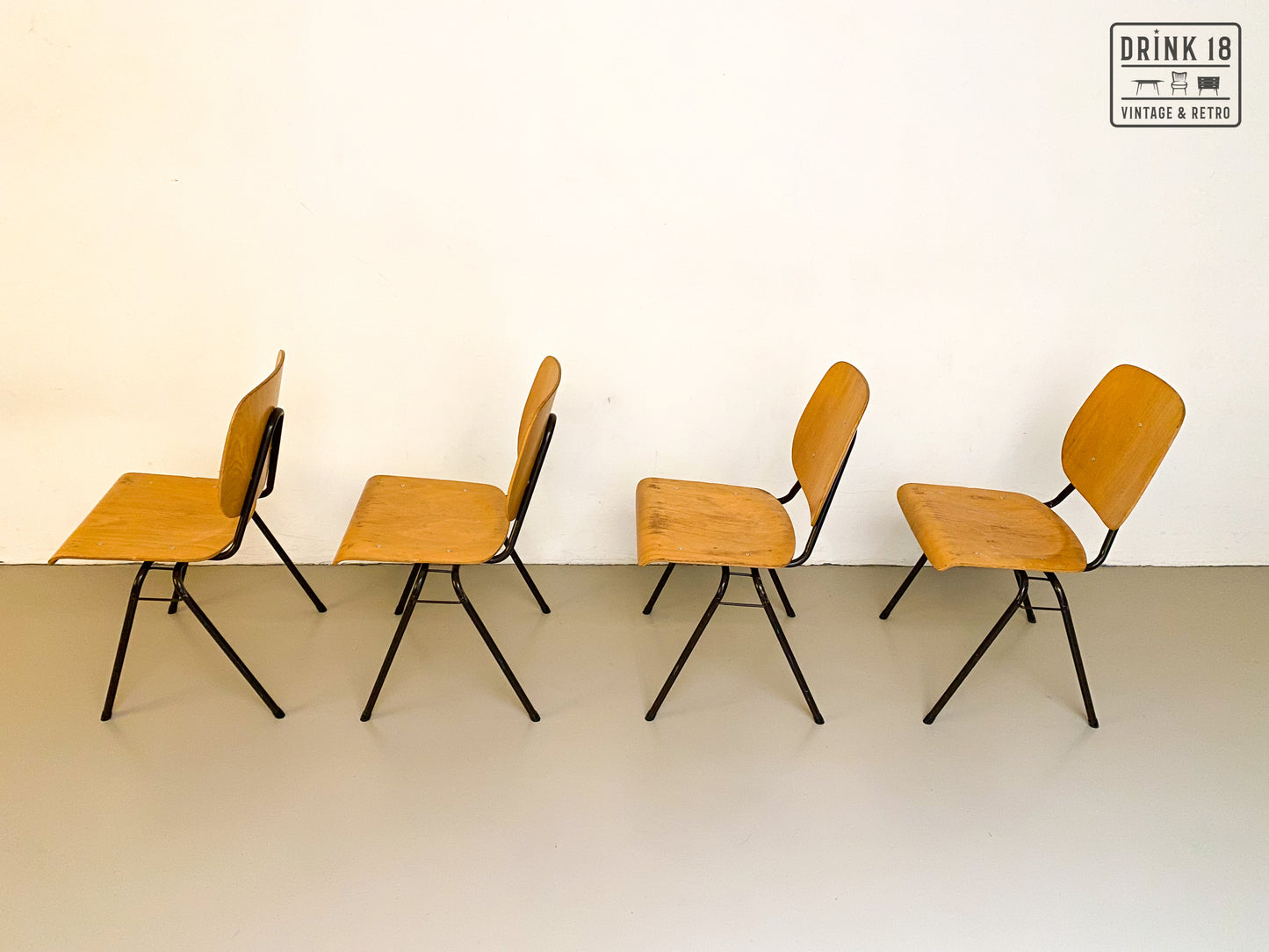 Set van zes stoelen - Riemersma Meubelen