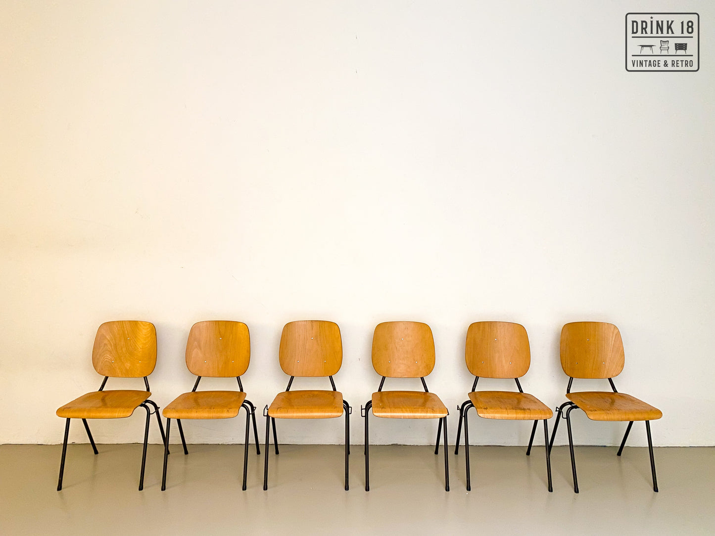 Set van zes stoelen - Riemersma Meubelen
