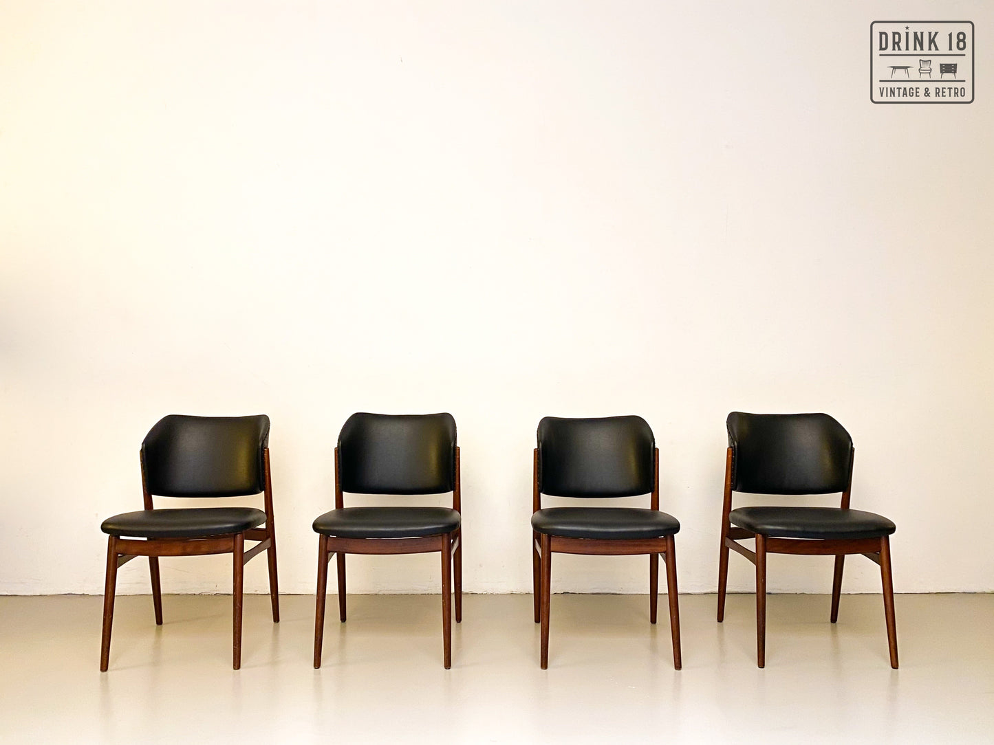 Zes eetkamerstoelen (Zwarte skai) - Spahn Stadtlohn
