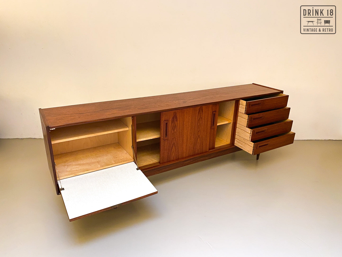Sideboard - Louis Van Teeffelen