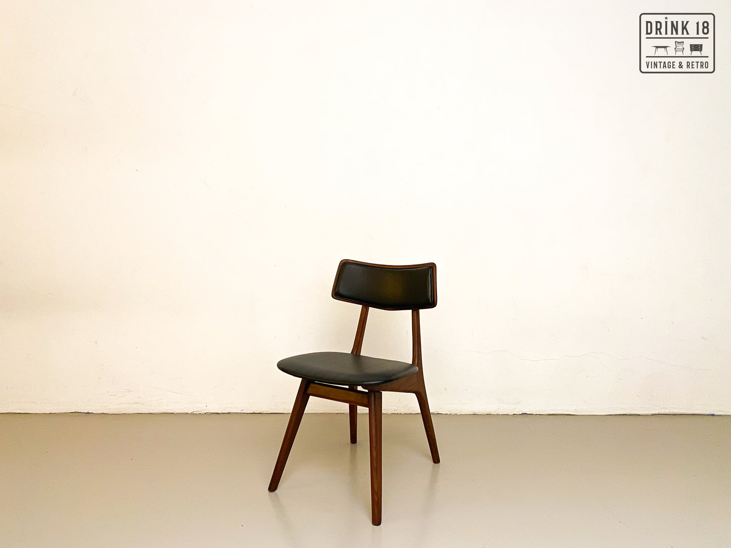Vier Stravanger stoelen - Louis van Teeffelen