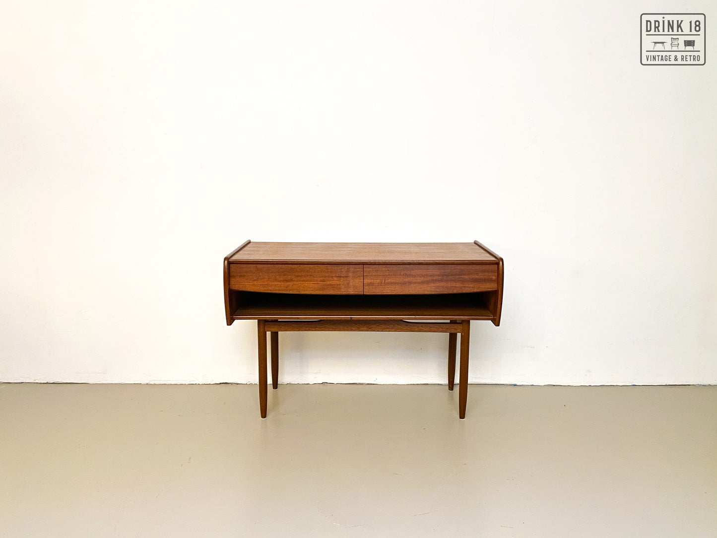 Tv / Wandmeubel - Louis Van Teeffelen