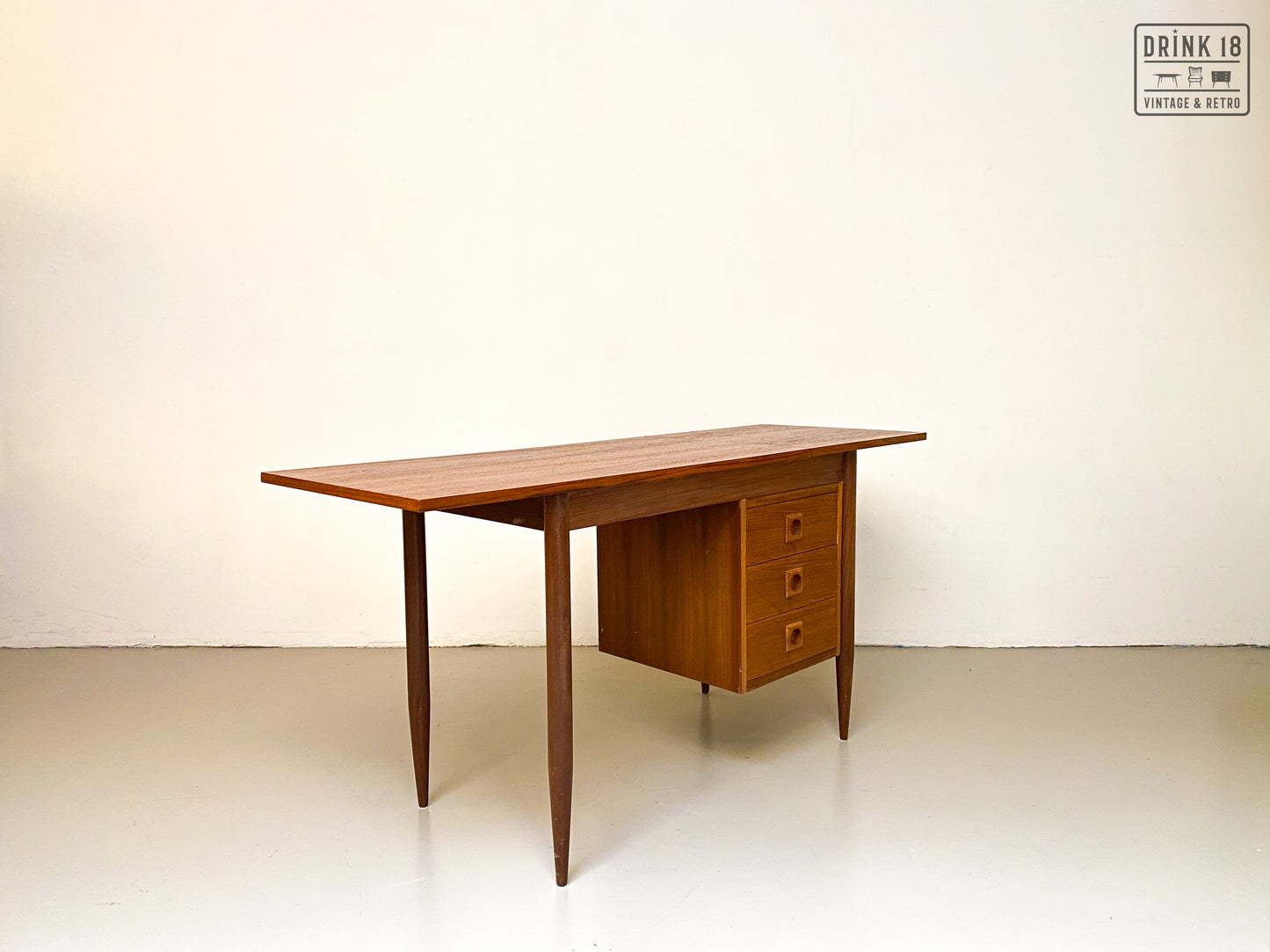 Drop-leaf bureau - Arne Vodder