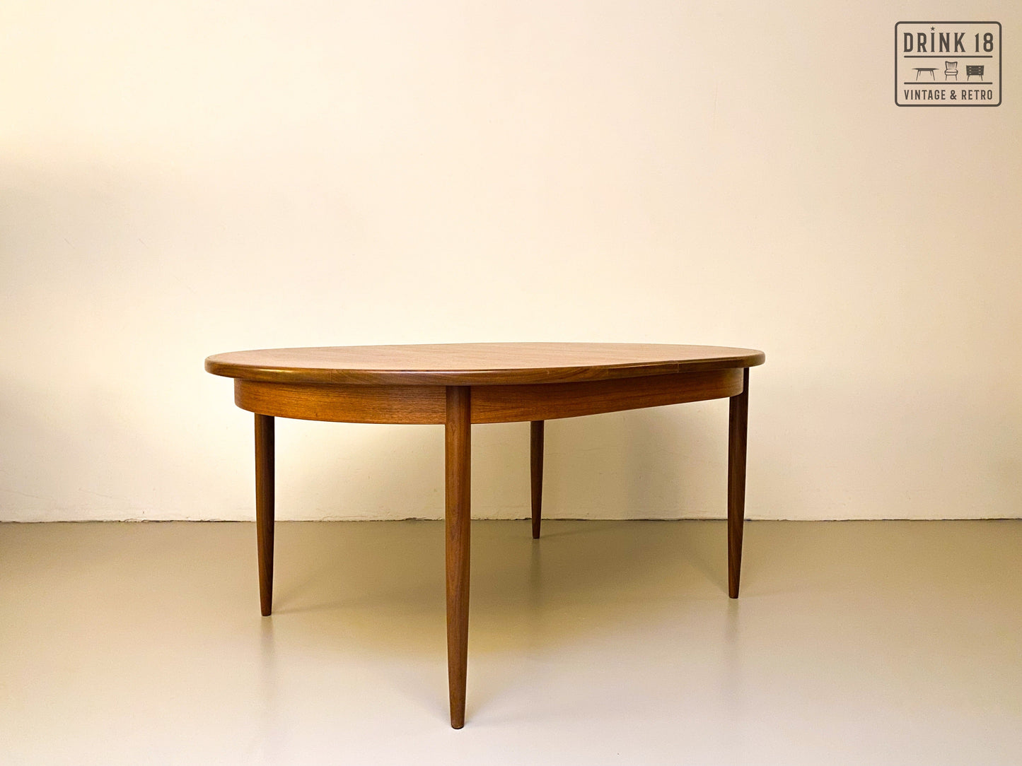 Verlengbare ovale eettafel - G-plan