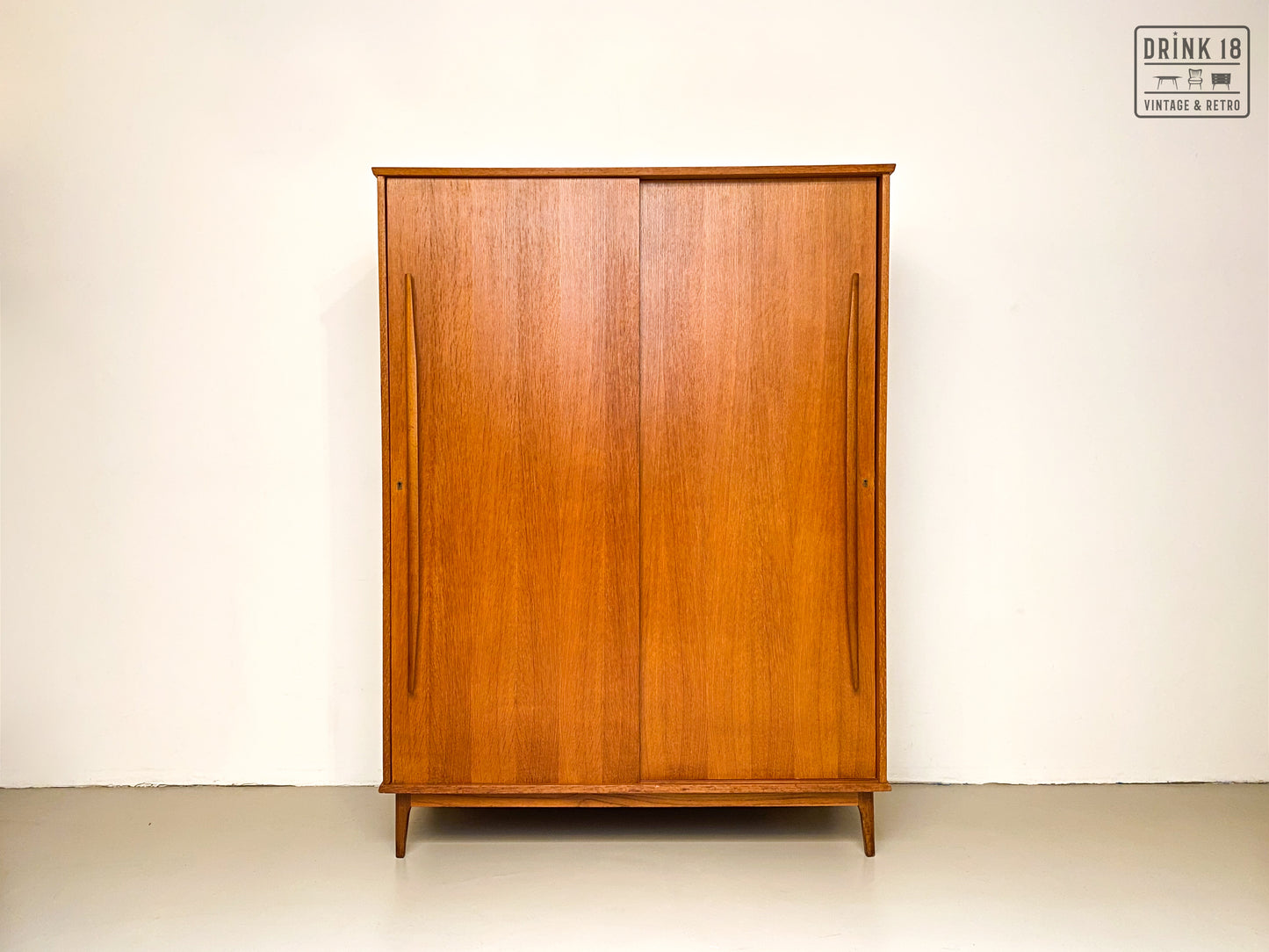 Vintage - Kleerkast met schuifdeuren