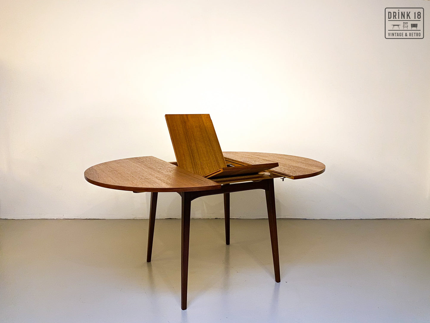 Verlengbare eettafel - Louis Van Teeffelen