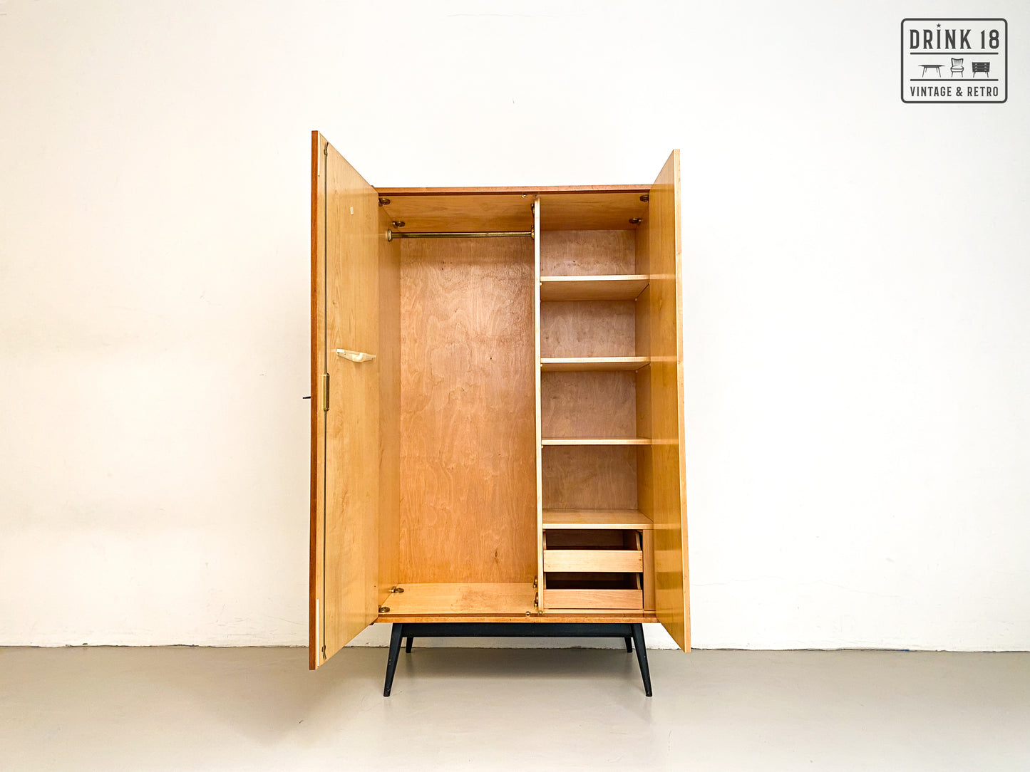 Vintage - Kleerkast #1