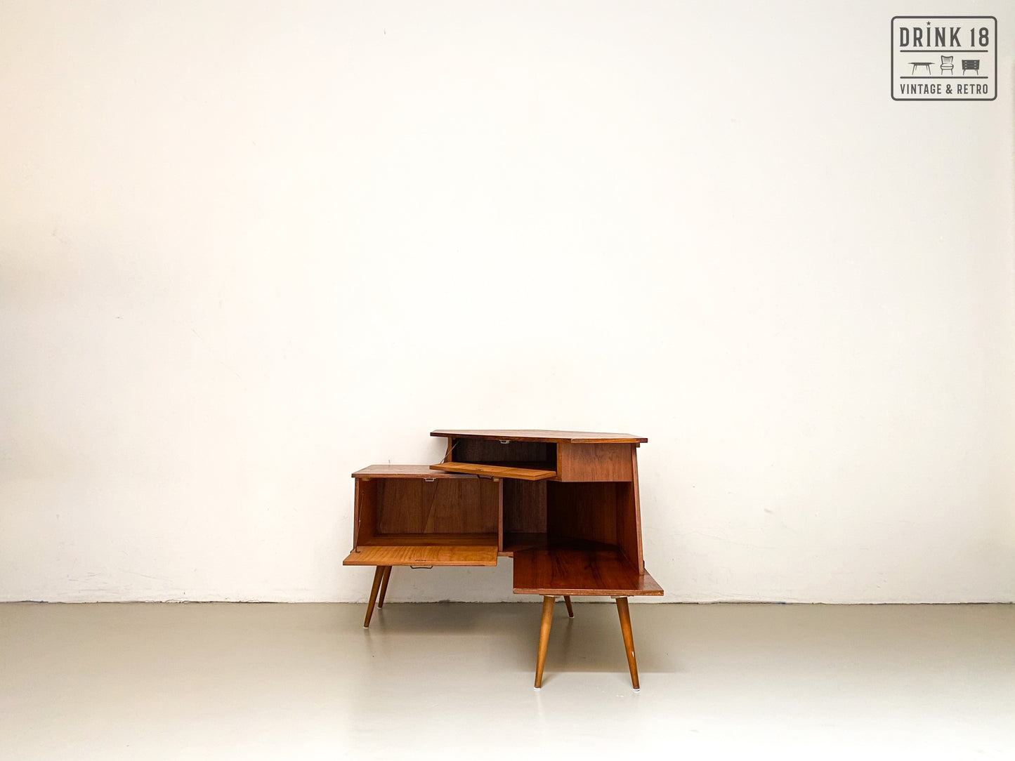 Vintage Design - TV Meubel/Hoekkast