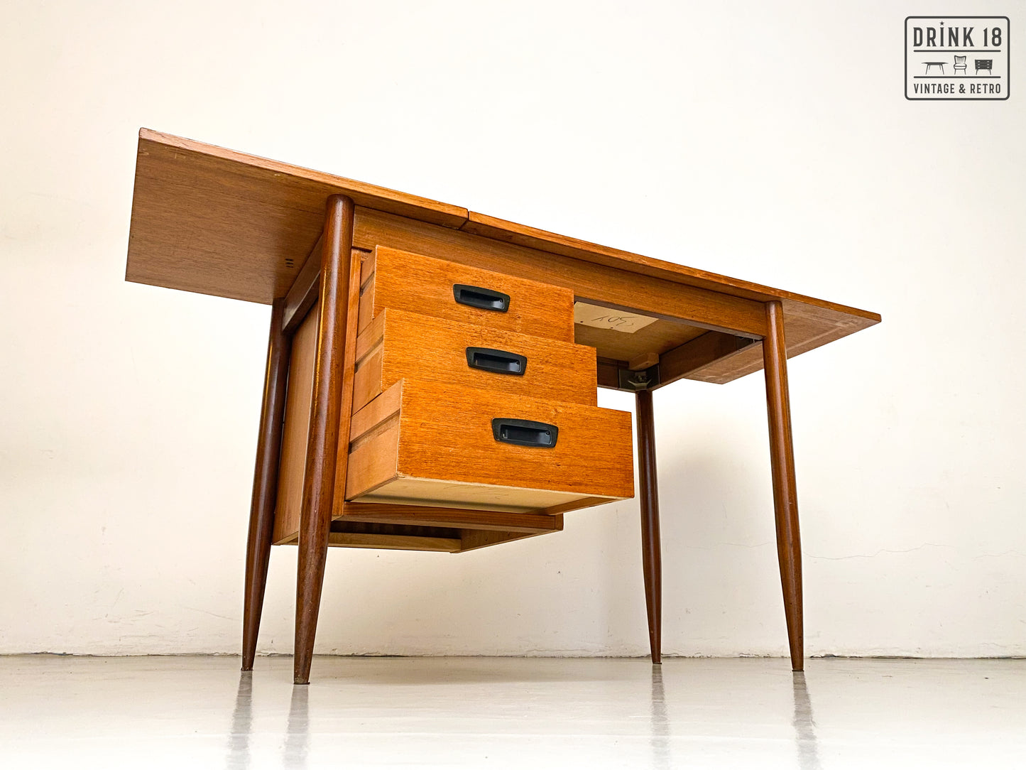 Drop-leaf bureau - Arne Vodder